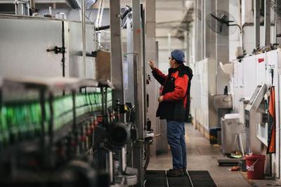 青島啤酒（濟(jì)南） 優(yōu)化生產(chǎn)工藝，水耗連年降低，致力成為泉城節(jié)水楷模